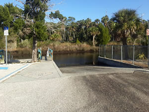 hand launch a kayak at jenkins creek park and boat ramp